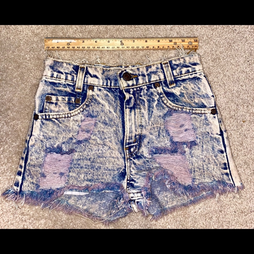 Urban Outfitters UO retro Levi jean denim shorts